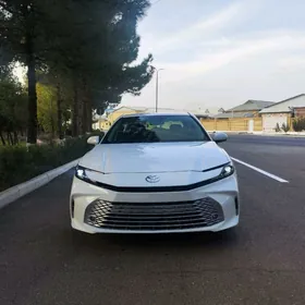 Toyota Camry 2025