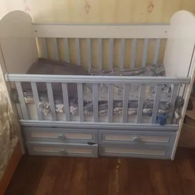 продам кроватку детскую