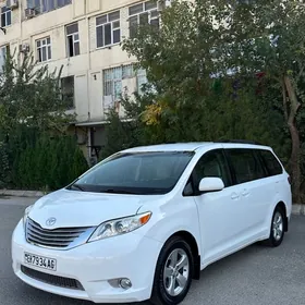 Toyota Sienna 2016