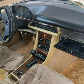 Mercedes-Benz 230E 1985