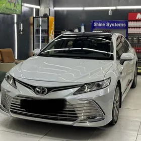 Toyota Camry 2021