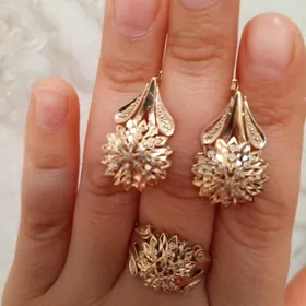 gyzyl birilyant gulakhalka