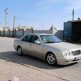 Mercedes-Benz E320 2000