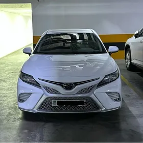 Toyota Camry 2019