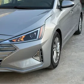 Hyundai Elantra 2020