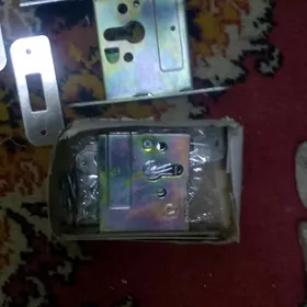 замки дверные