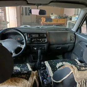 Mitsubishi L200 2006