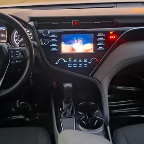Toyota Camry 2018