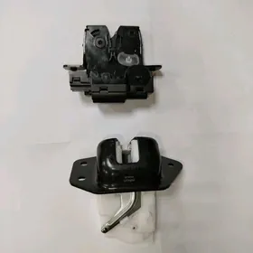 nissan versa bagaj zamok