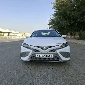 Toyota Camry 2021
