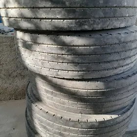 teker   275/ 70  22. 5