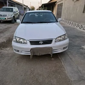 Toyota Camry 2000