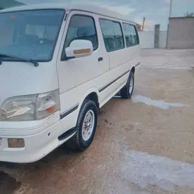 Toyota Hiace 2010