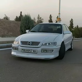 Opel Omega 2003
