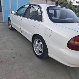 Hyundai Sonata 1996