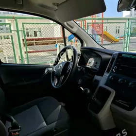 Toyota Hiace 2021
