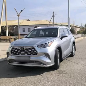 Toyota Highlander 2020