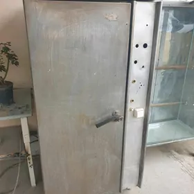 fitçi we tort bişirilýan peç