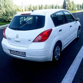 Nissan Versa 2011