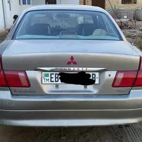 Mitsubishi Diamante 1995