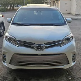 Toyota Sienna 2020