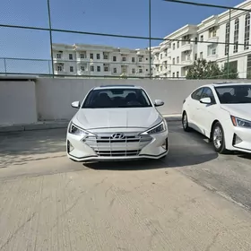 Hyundai Elantra 2020