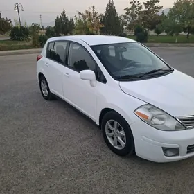 Nissan Versa 2012