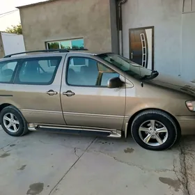 Toyota Sienna 1999