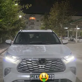 Toyota Highlander 2022