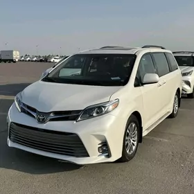 Toyota Sienna 2019
