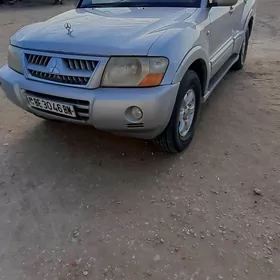 Mitsubishi Pajero 2003