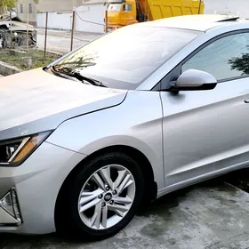 Hyundai Elantra 2020