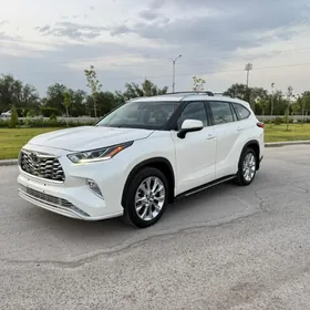Toyota Highlander 2021