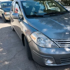Nissan Versa 2010