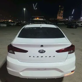 Hyundai Elantra 2020