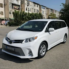 Toyota Sienna 2020