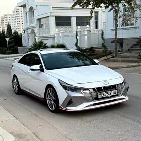 Hyundai Elantra 2022