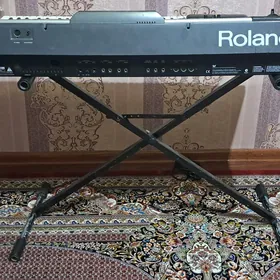 Roland Va  7