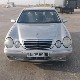 Mercedes-Benz E320 2001