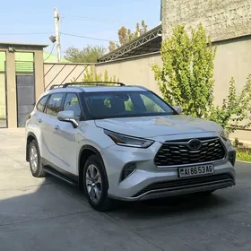 Toyota Highlander 2022
