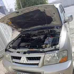 Mitsubishi Pajero 2005