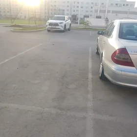 Mercedes-Benz E320 2002