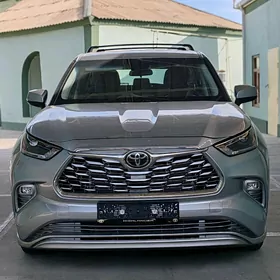 Toyota Highlander 2021