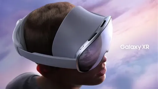Samsung täze Galaxy XR garniturasyny hödürledi: Apple-yňkydan iki esse arzan we Gemini bilen işleýär