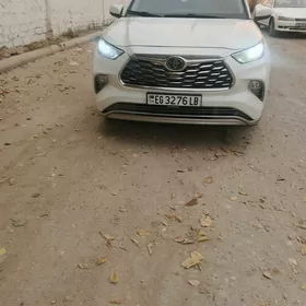 Toyota Highlander 2021