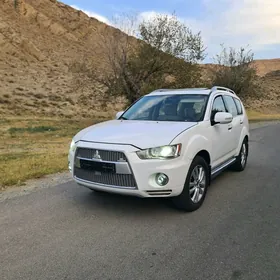 Mitsubishi Outlander 2010