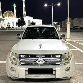 Mitsubishi Pajero 2010
