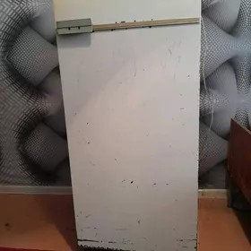 продается холодильник