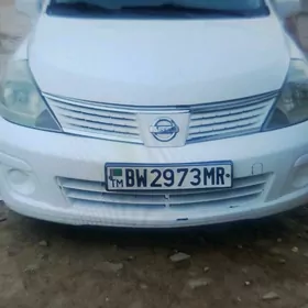 Nissan Versa 2012