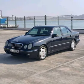 Mercedes-Benz E320 2000